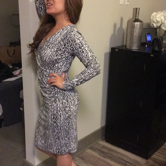 {Banana Republic} Faux Wrap Petite Dress - Picture 3 of 10